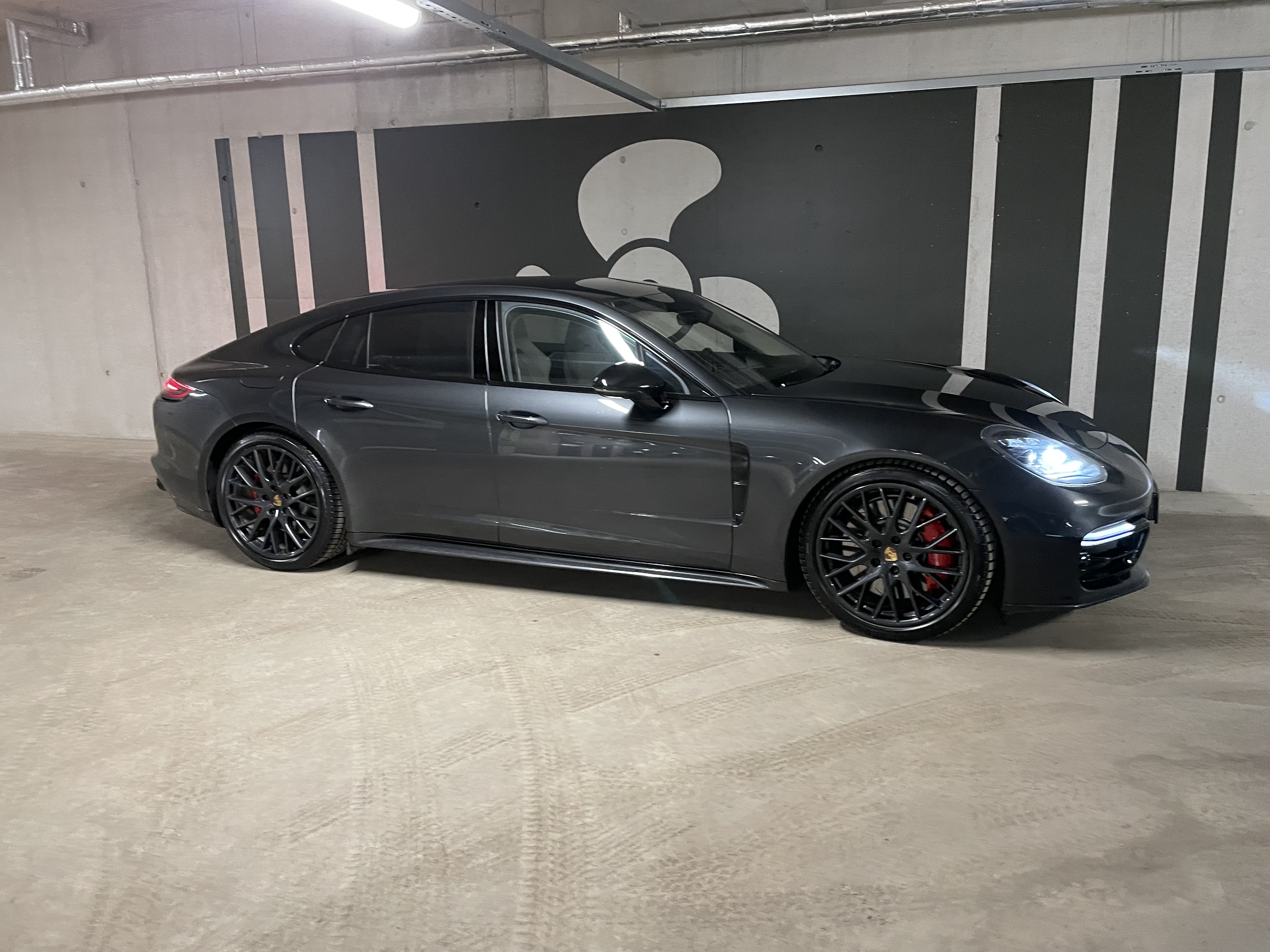2017 Porsche Panamera Turbo 4.0 — photo 3